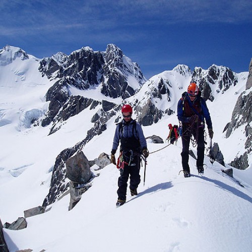Short-roping on the Rudolf Glacier (Photo: NZMGA)